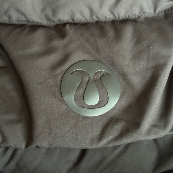 Lululemon Black Wunder Puff Down Cropped Vest - size 10, black - Picture 2 of 5